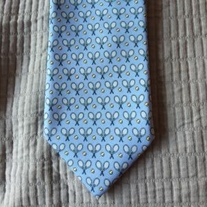 Vineyard Vines tennis-themed tie