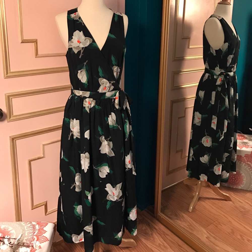 Banana Republic Wrap Dress 👗