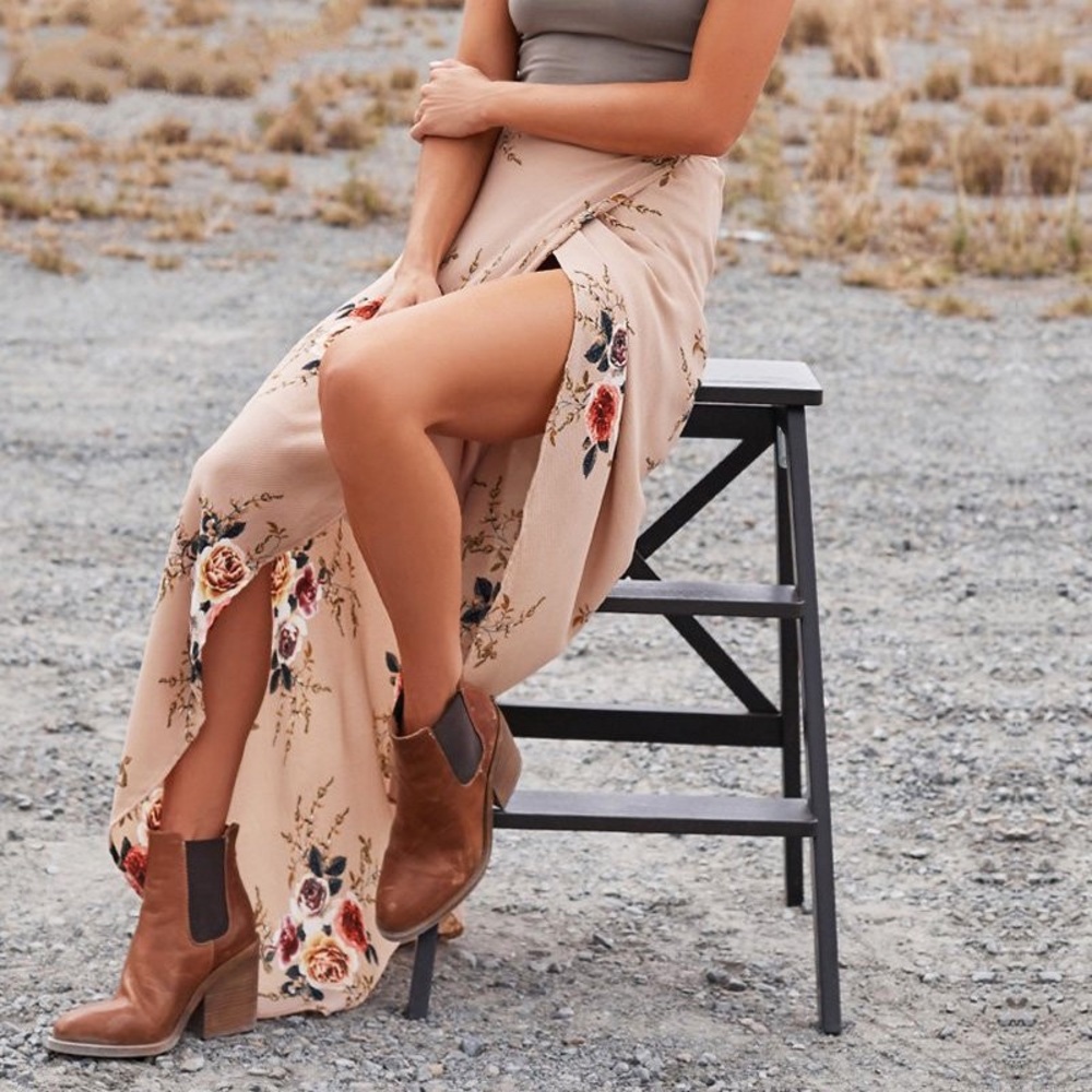 🌸Last! "Florencia" || Floral Split Maxi Skirt🌸 - Picture 2 of 6