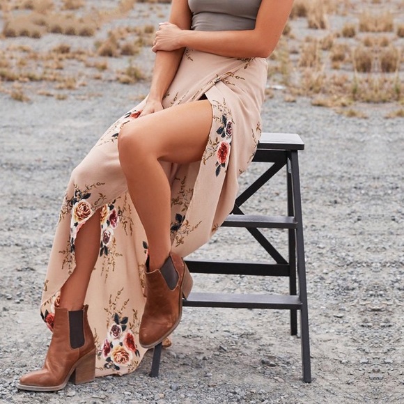 🌸Last! "Florencia" || Floral Split Maxi Skirt🌸 - Picture 2 of 6