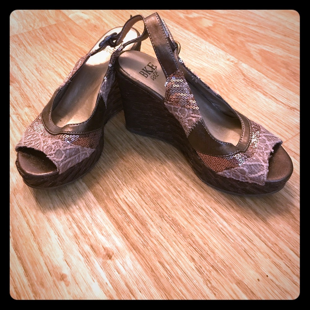 Brown sequin wedges