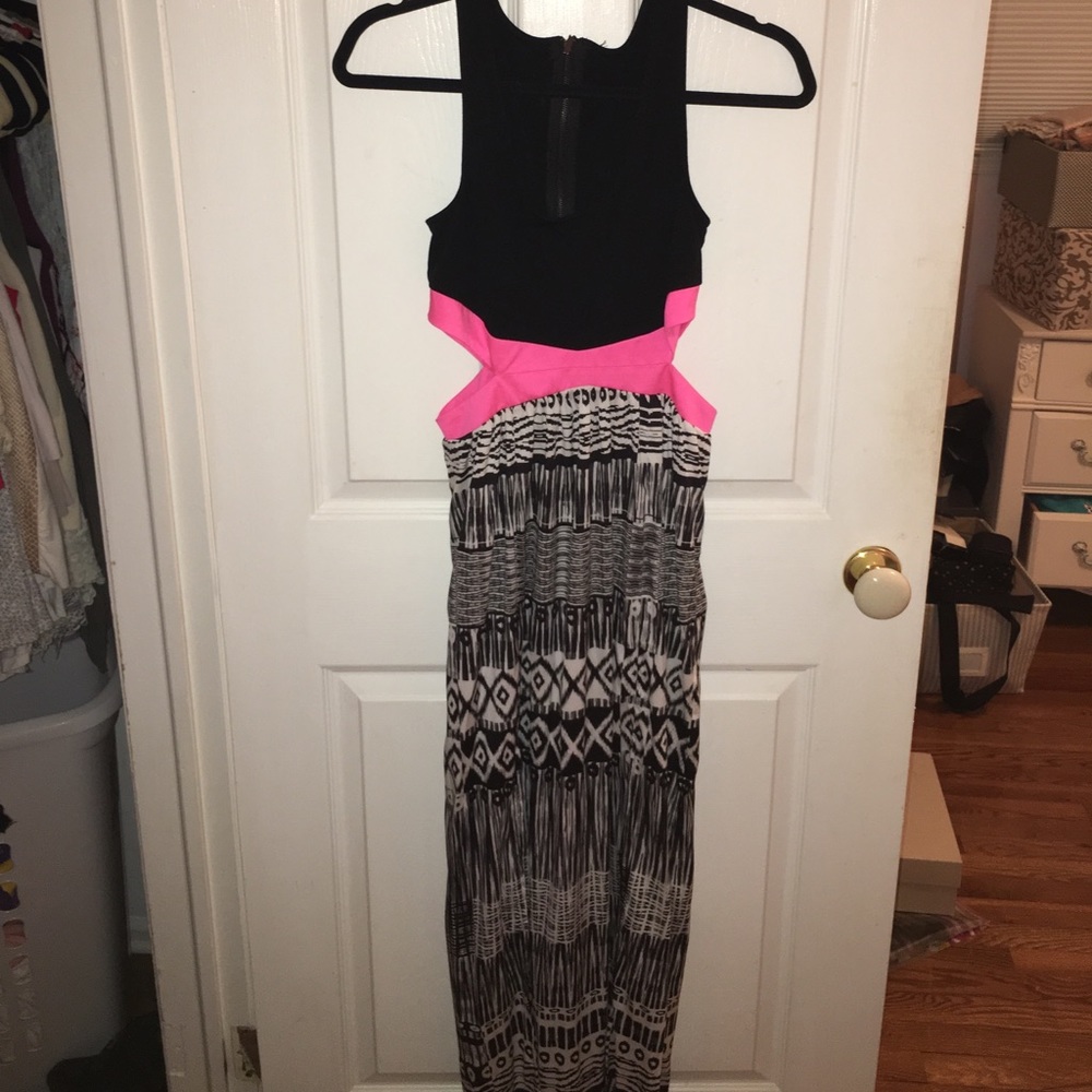 Bebe maxi dress