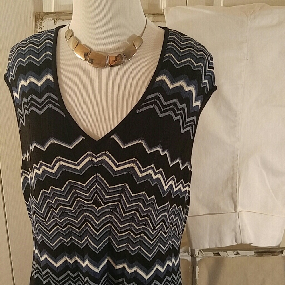 {FLASH SALE} Ann Taylor Loft Chevron knit top