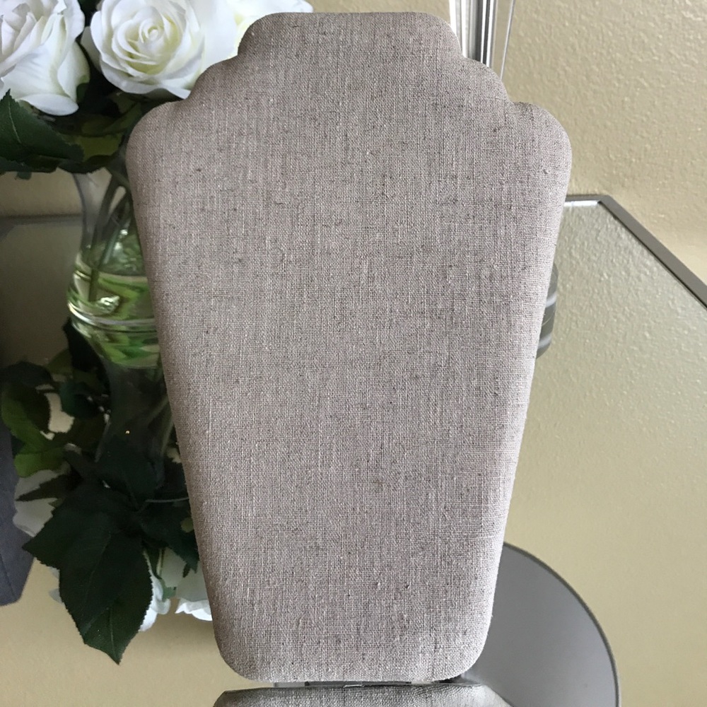 4 Stella & Dot Neckforms