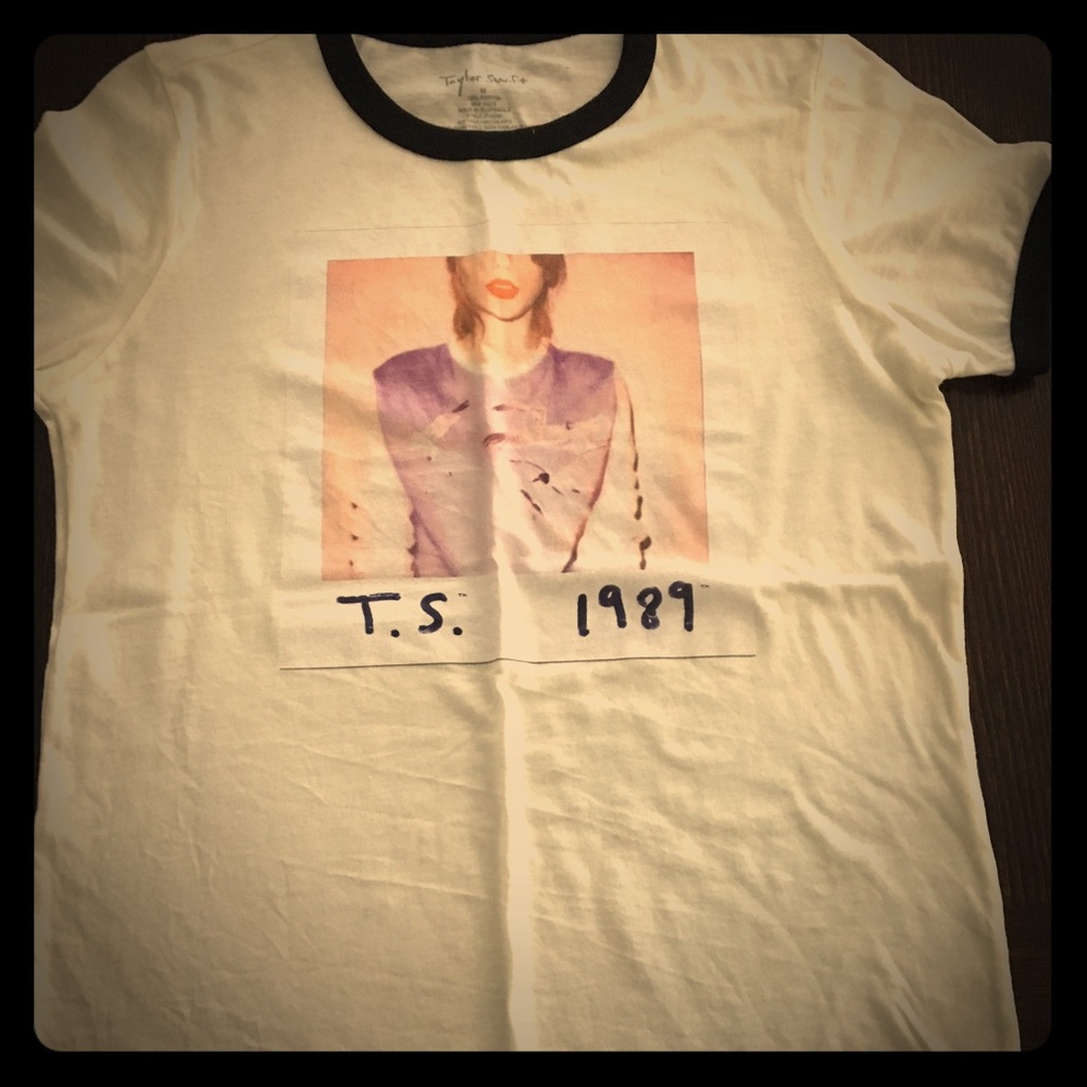 Official concert shirt- Taylor Swift