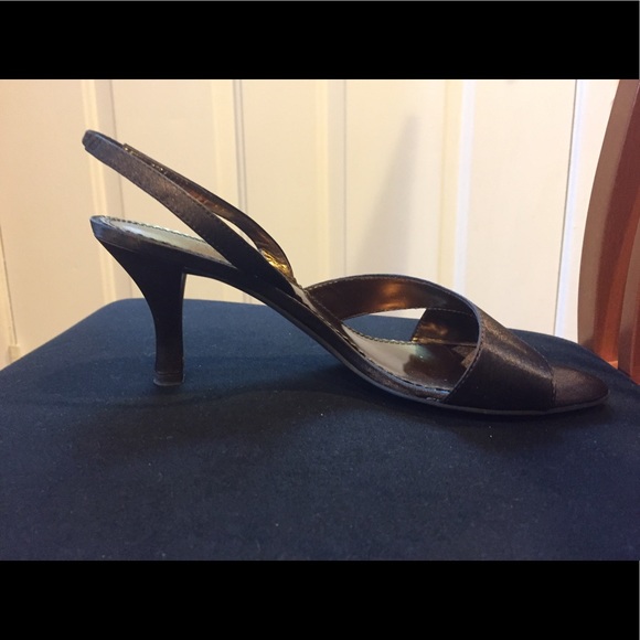 Liz Claiborne Kitten Heels - Picture 3 of 3