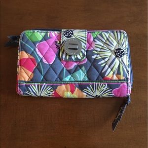 Vera Bradly turn key wallet