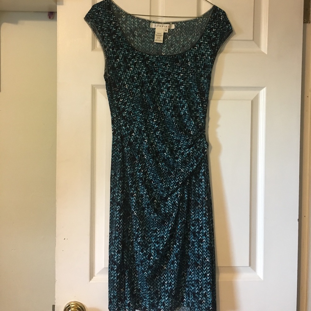 Zigzag pattern blue black dress gathered at waist