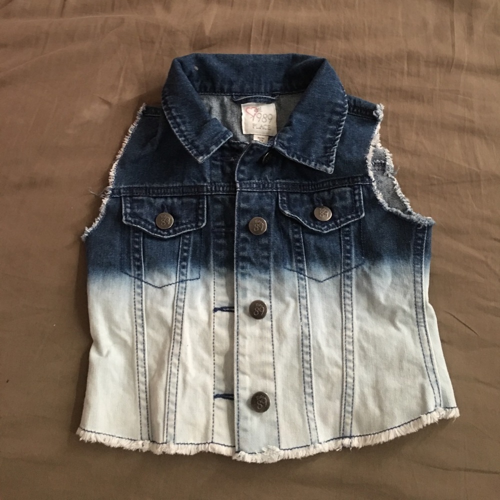 🌈Girls jean vest🎀