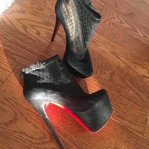 Christian Louboutin "Resillissama 160" booties