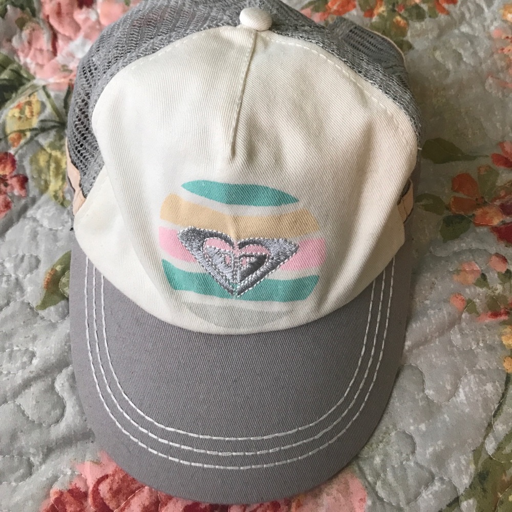 Roxy SnapBack