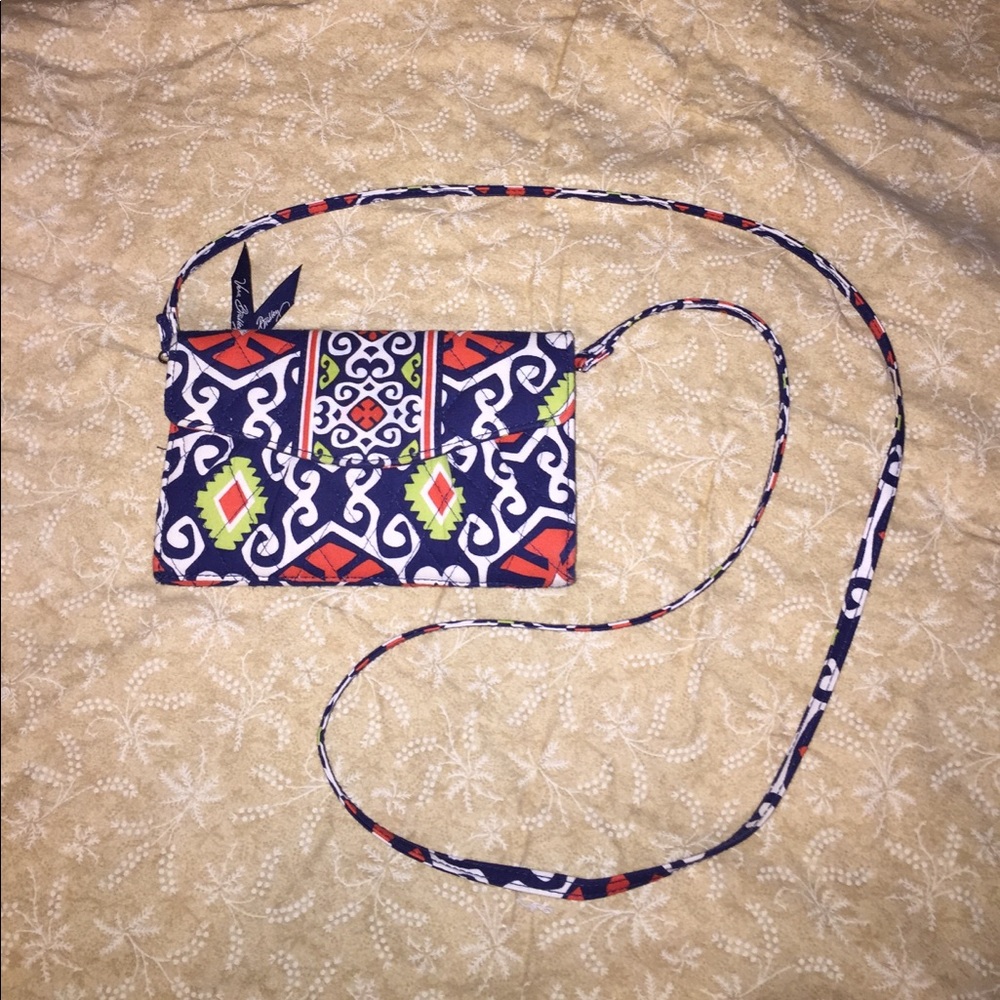 🍒🥑 Vera Bradley crossbody wallet bag