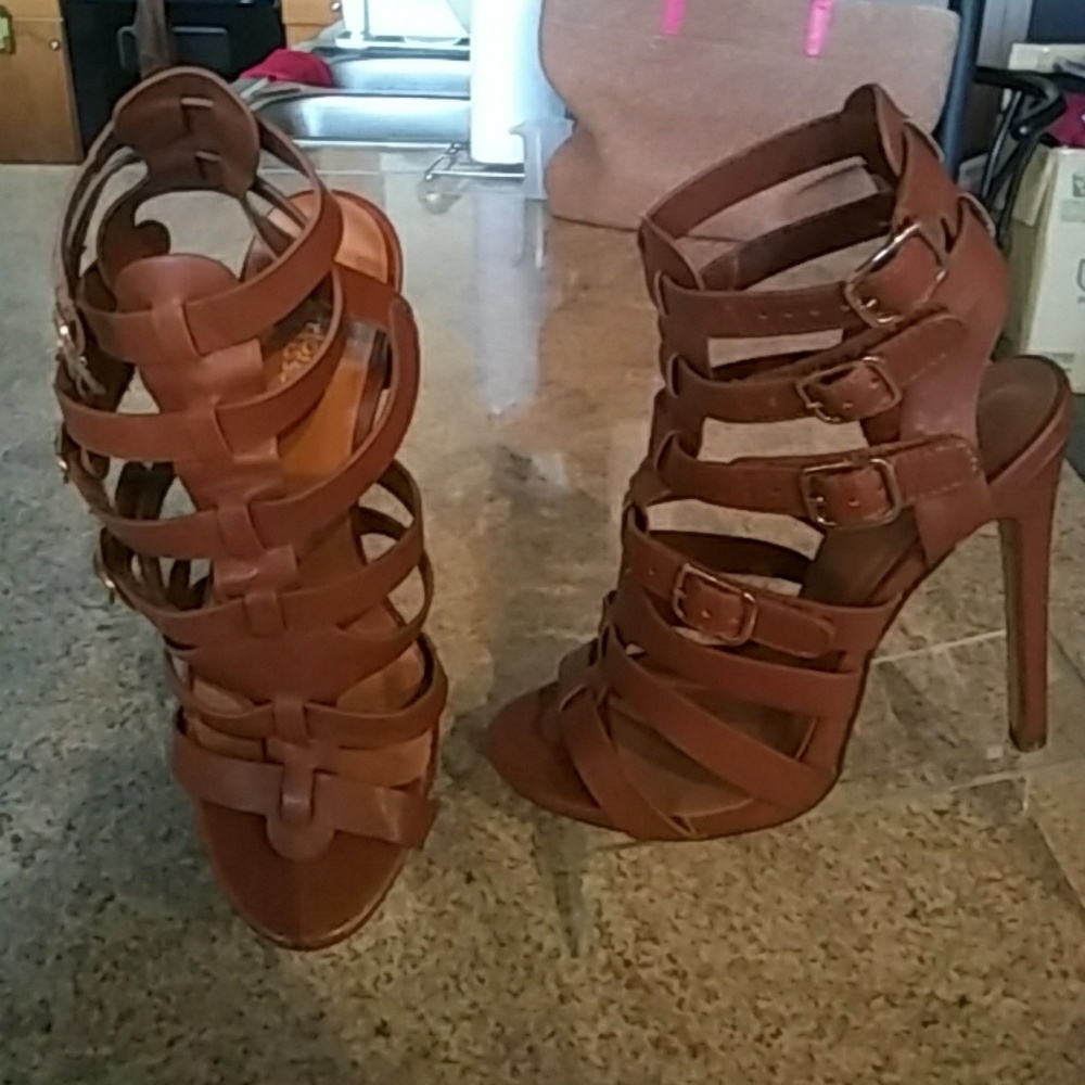 Cognac sandals
