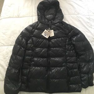 Uni Qlo Black down feather ultra Light Jacket