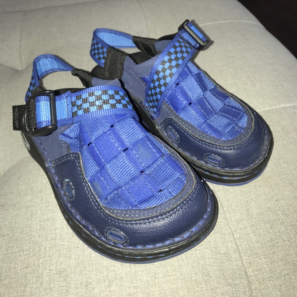 CHACO youth boys water shoes size 10