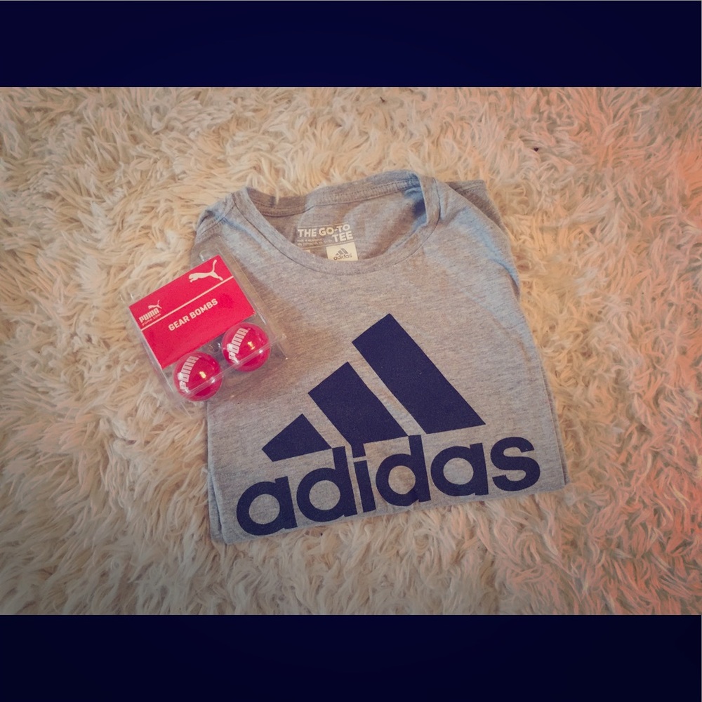 ADIDAS LARGE T-SHIRT w/ complimentary gear bombs