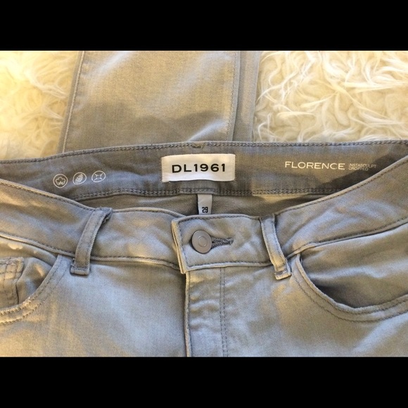 DL1961 Florence Crop ( Color: Legendary) - Picture 4 of 4