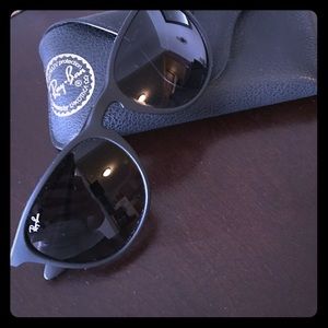 💥Sale💥Black Matte Authentic Ray-Ban sunglasses