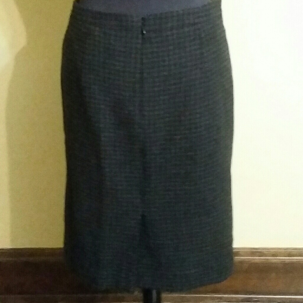 J.Crew Grey Houndstooth Pencil Skirt - Picture 5 of 8