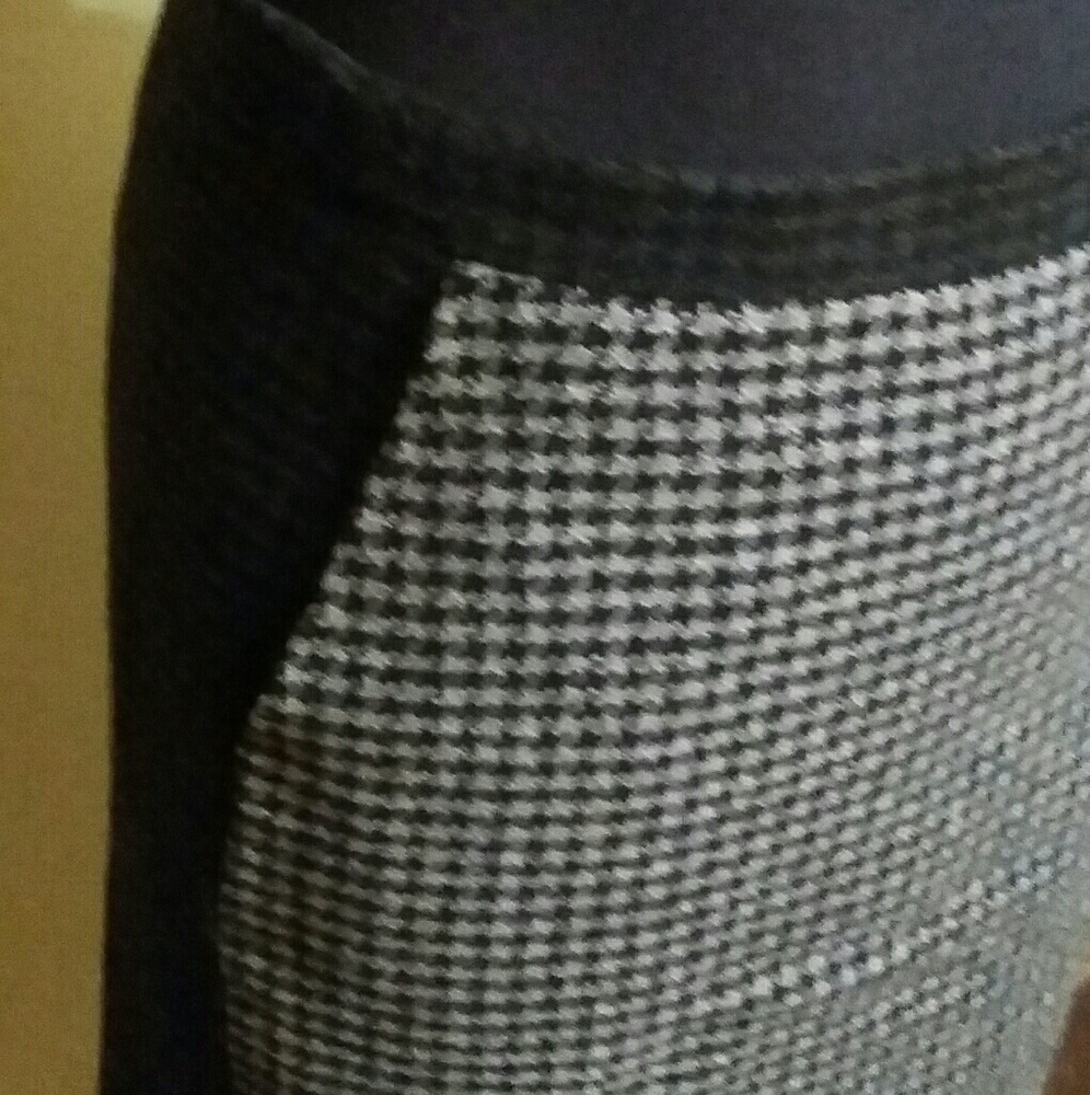J.Crew Grey Houndstooth Pencil Skirt - Picture 6 of 8