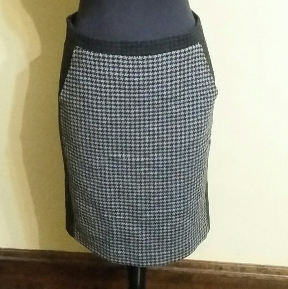 J.Crew Grey Houndstooth Pencil Skirt - Picture 4 of 8