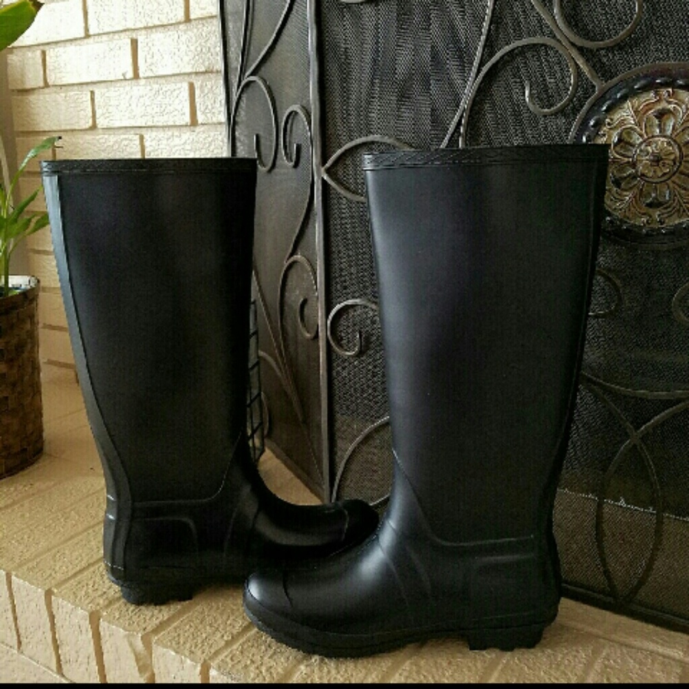 SOLD SOLD SOLD Tall Rain Boots - Picture 2 of 8