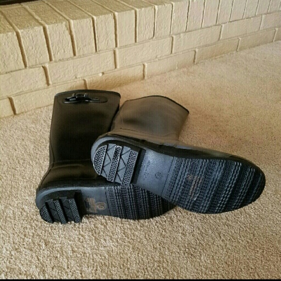 SOLD SOLD SOLD Tall Rain Boots - Picture 4 of 8