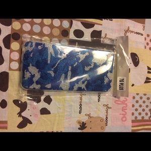 Two iPhone 7 plus cases bundle