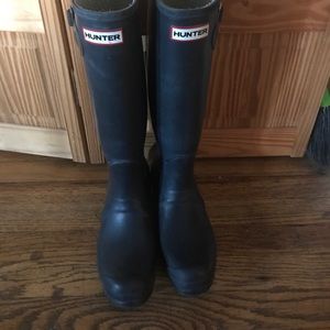 Tall navy blue hunter boots