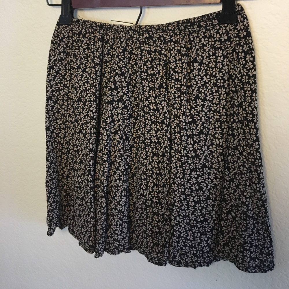 Brandy Melville floral print skirt