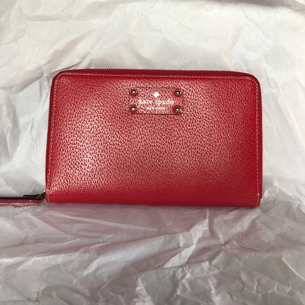 🚫SOLD🚫 Kate Spade Wellesley Travel Wallet - Picture 2 of 4