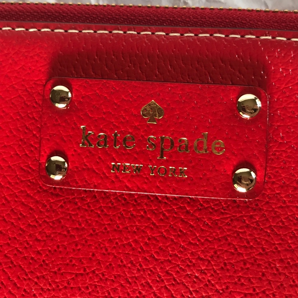 🚫SOLD🚫 Kate Spade Wellesley Travel Wallet - Picture 3 of 4