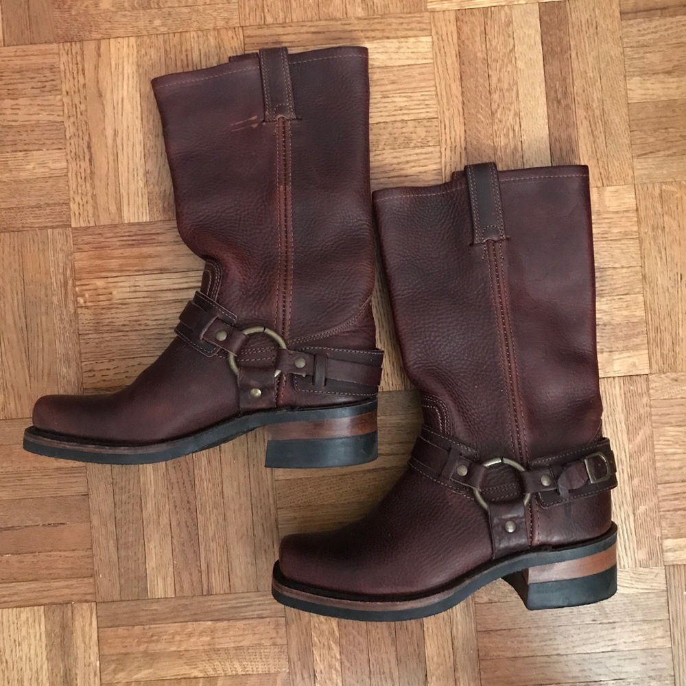 Chestnut square toe harness boots size 6