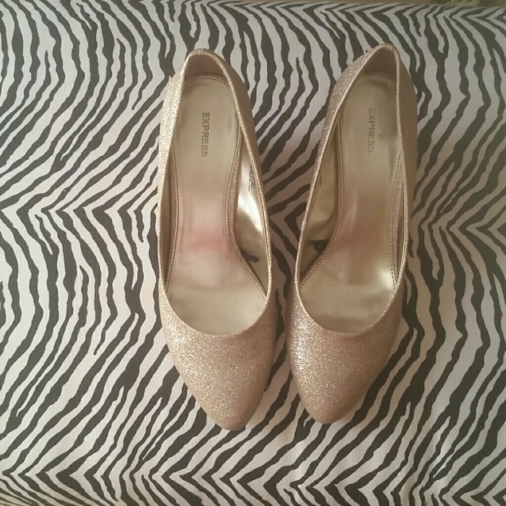 Express gold sparkly pumps
