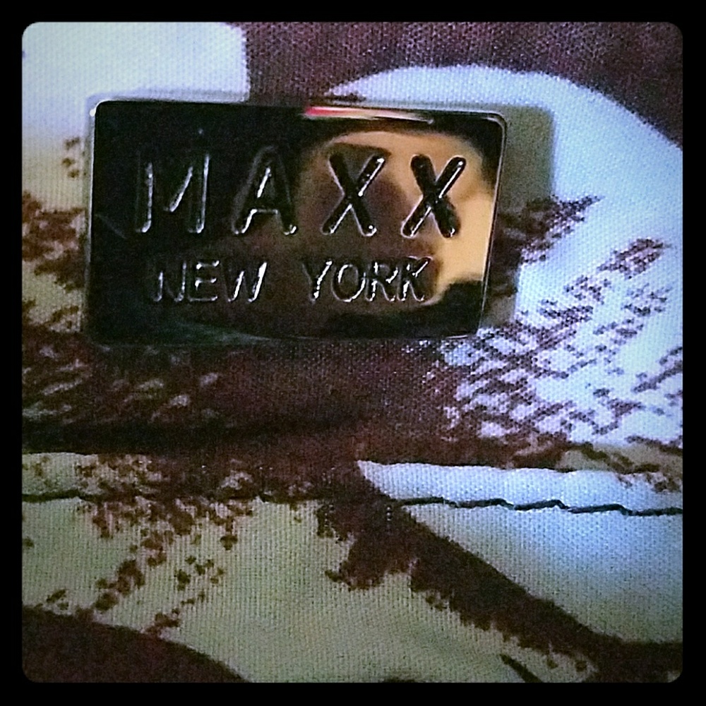 Maxx New York shoulder purse