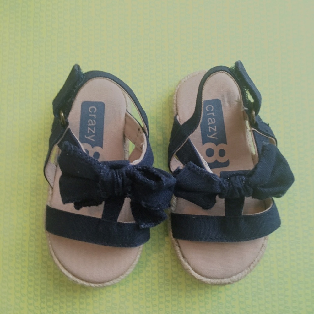 Blue open sandals with bow
