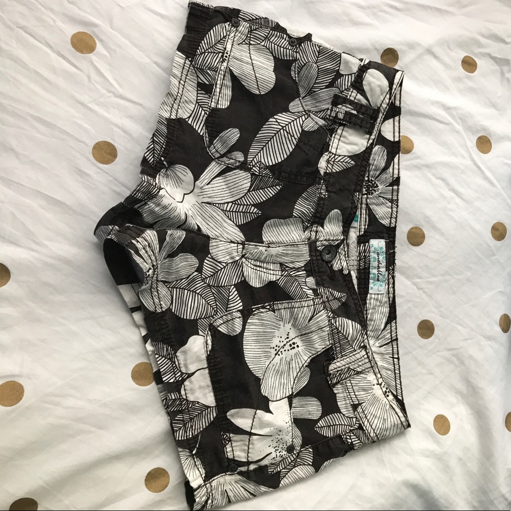 Anchorblue Tropical Shorts 🌺