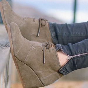 TOMS wedges