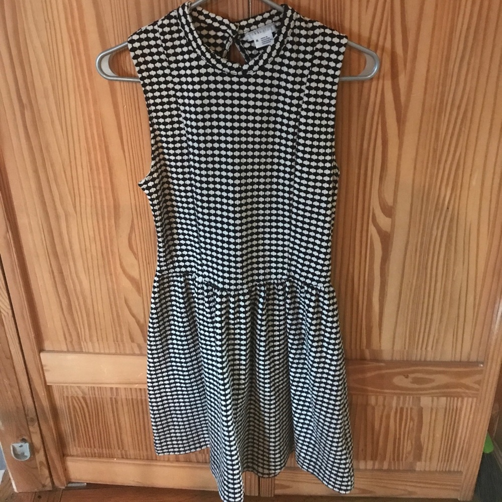 Black and white patterned dress