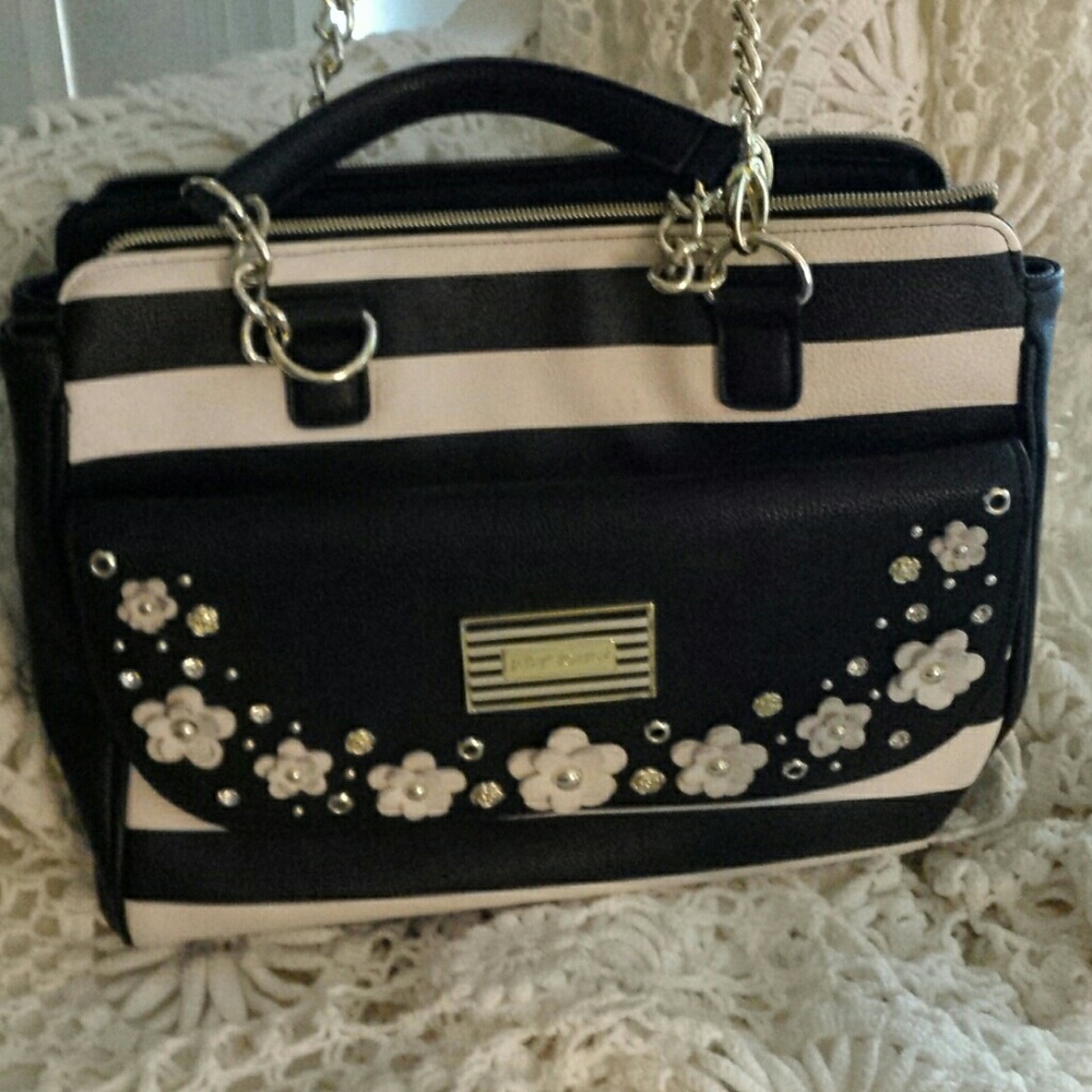 Betsey Johnson Black/Ivory bag w/ flower details
