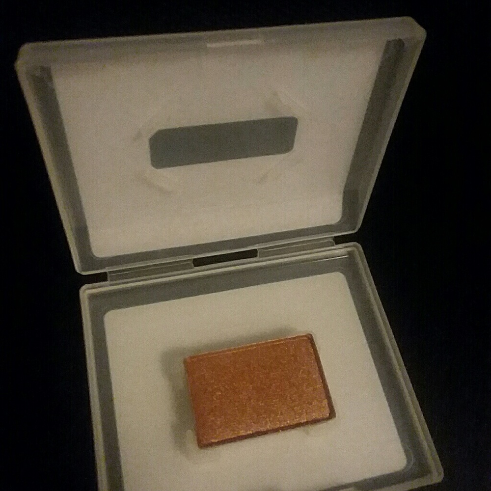 Mk mineral eye shadow