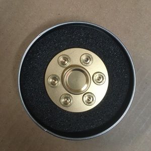Gold Revolver spinner