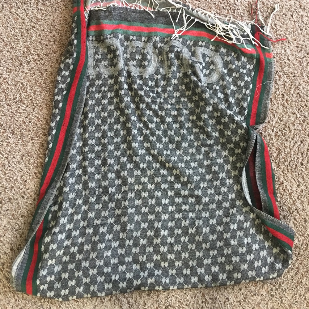 Gucci scarf