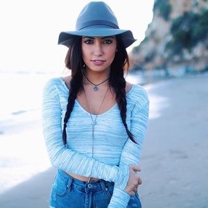 Tops - Crop top Tops - Crop top