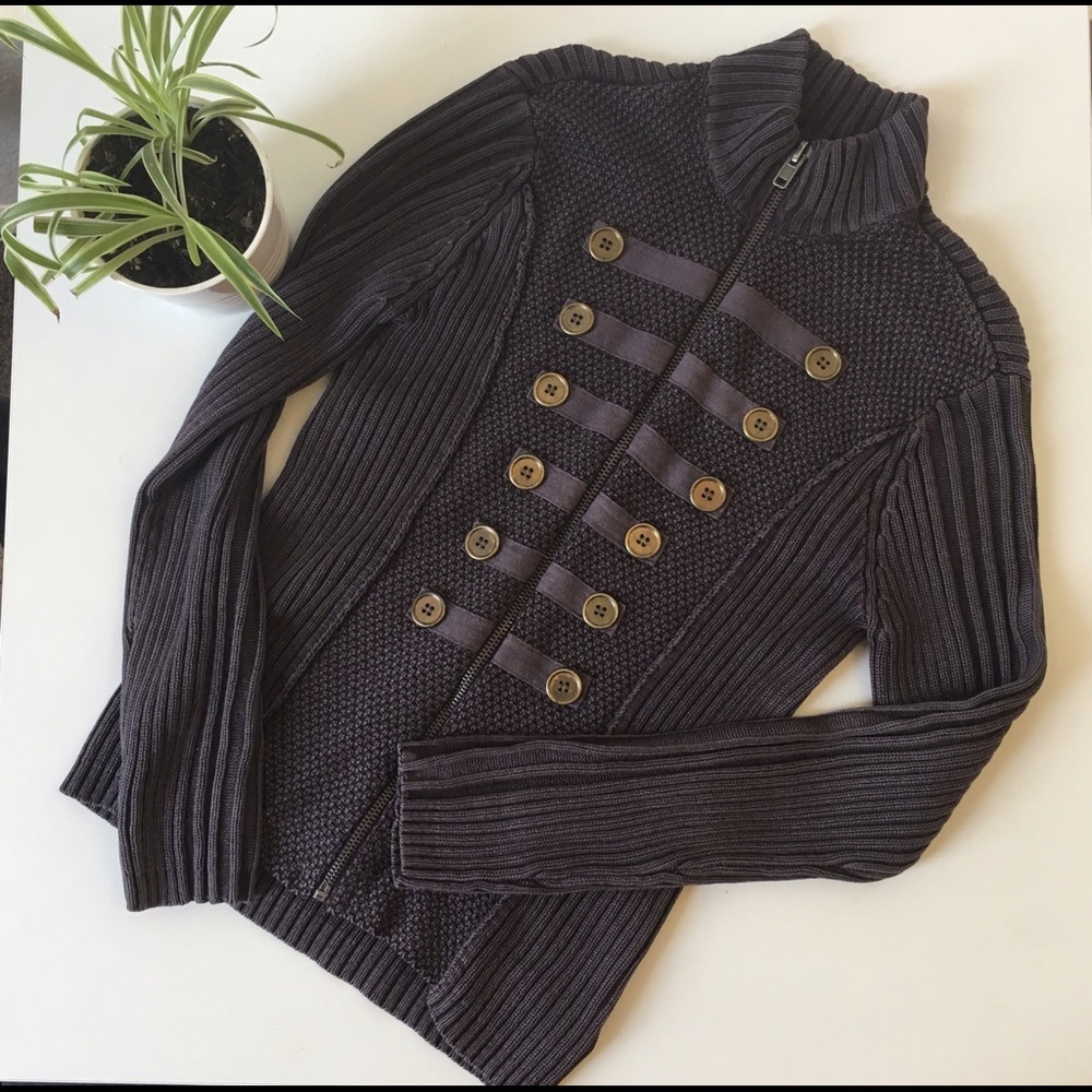 Warm stylish sweater. Dark purple. Like new.