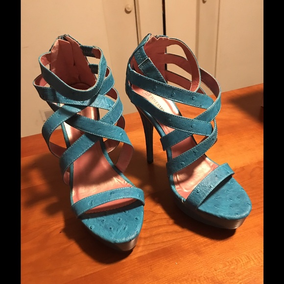 New in Box JustFab Teal Ostrich texture Sandal8.5 - Picture 3 of 6