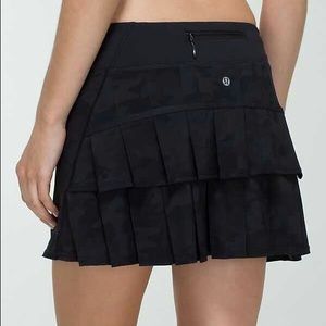 Lululemon black pacemaker skirt