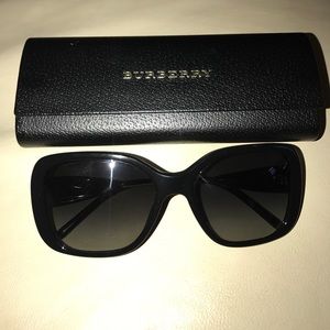 Burberry Sunglasses ‼️SALE‼️