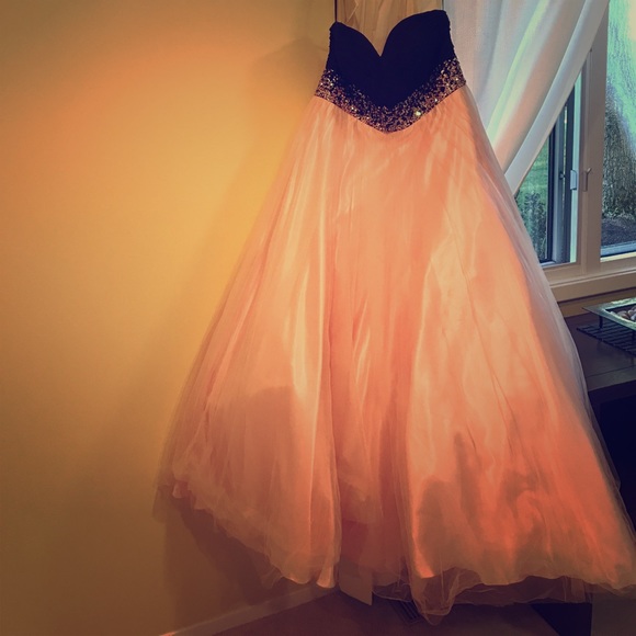 Prom dress never worn
