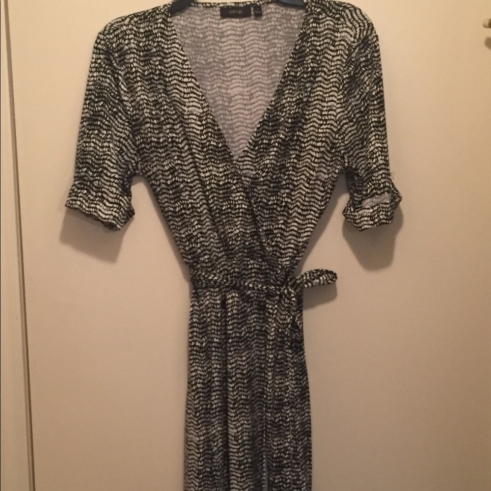 Apt 9 wrap dress